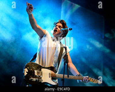 BARCELONA - 23 Mai: The Vamps (britische pop-Rockband) beim Primavera Pop Festival von Los 40 Principales. Stockfoto