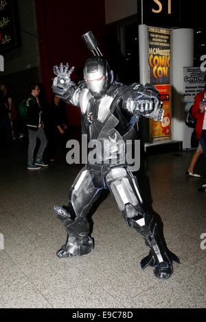 London, UK. 24. Oktober 2014. Enthusiasten in Kostümen teilnehmen im Oktober MCM London Comic Con Convention in London Excel Centre 24.10.2014 Credit: Theodore Liasi/Alamy Live-Nachrichten Stockfoto