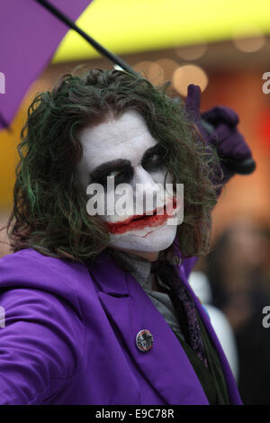 London, UK. 24. Oktober 2014. Enthusiasten in Kostümen teilnehmen im Oktober MCM London Comic Con Convention in London Excel Centre 24.10.2014 Credit: Theodore Liasi/Alamy Live-Nachrichten Stockfoto