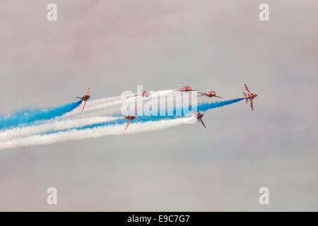 Sieben Hawker Siddeley Hawk Jet-Trainer von der britischen Royal Air Force rote Pfeile Anzeige Kunstflugstaffel machen eine Bildung Pause Stockfoto