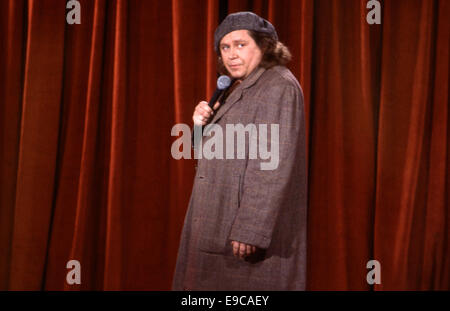 Komiker Sam Kinison Durchführung im Roxy am Sunset Blvd. 1987 Stockfoto