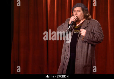 Komiker Sam Kinison Durchführung im Roxy am Sunset Blvd. 1987 Stockfoto