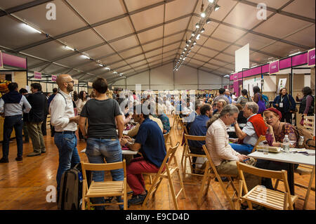 Turin, Piemont, Italien. 24. Oktober 2014. Salone del Gusto e Terra Madre - Torino Lingotto-23-27 Oktober 2014 - Weinbar Credit: wirklich einfach Star/Alamy Live-Nachrichten Stockfoto