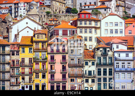 Porto, Portugal Stadtbild über den Fluss Douro. Stockfoto