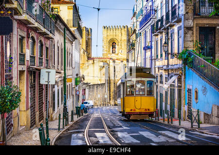 Straßenbahn in Lissabon, Portugal. Stockfoto
