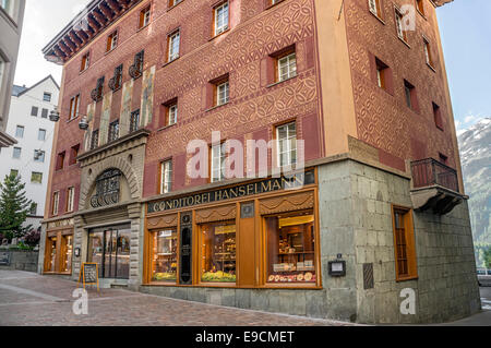 Konditor Hanselmann im Zentrum von St.Moritz, Schweiz Stockfoto