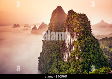 Karstberge von Xingping, China. Stockfoto