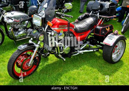 NOTTINGHAM, VEREINIGTES KÖNIGREICH. 1. Juni 2014: Detail ein Oldtimer Motorrad zu verkaufen in Nottingham, England. Stockfoto