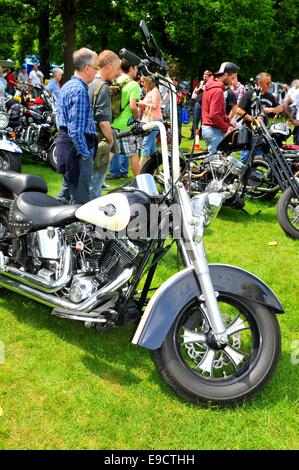 NOTTINGHAM, VEREINIGTES KÖNIGREICH. 1. Juni 2014: Detail des Harley Davidson Oldtimer Motorrad zu verkaufen in Nottingham, England. Stockfoto