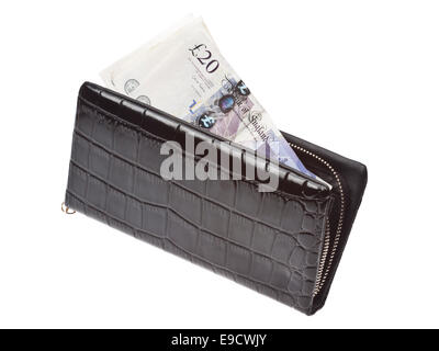 Schwarze Geldbörse mit Geld isoliert auf weißem Hintergrund. Stockfoto