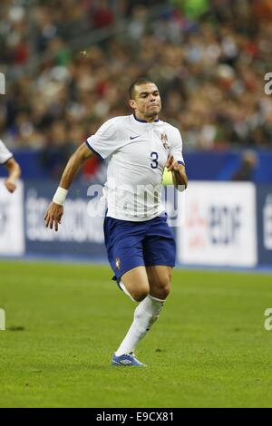 Das Stade de France, Saint Denis, Frankreich. 11. Oktober 2014. Pepe (POR), 11. Oktober 2014 - Fußball: internationale Freundschaftsspiele match zwischen Frankreich 2-1 Portugal im Stade de France, Saint-Denis, Frankreich. © Mutsu Kawamori/AFLO/Alamy Live-Nachrichten Stockfoto