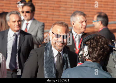 Rom, Italien. 24. Oktober 2014. Kevin Costner auf dem roten Teppich für die Präsentation des Films "Black And White" 9. Rome Film Festival 2014. Bildnachweis: Luca Prizia/Pacific Press/Alamy Live-Nachrichten Stockfoto