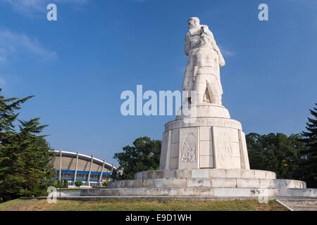 Einem großen Kriegerdenkmal im Sea Garden Park in Varna, Bulgarien. Stockfoto