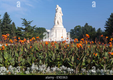Einem großen Kriegerdenkmal im Sea Garden Park in Varna, Bulgarien. Stockfoto