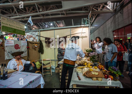 Lingotto Fiere, Turin, Italien. 25. Oktober 2014.  Salone del Gusto e Terra Madre - Stand Slowakei Credit: wirklich einfach Star/Alamy Live-Nachrichten Stockfoto
