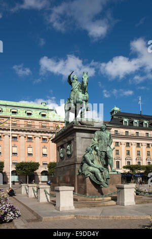 Schweden, Stockholm, Gustav Adolfs Torg. Dieser Platz im Zentrum von Stockholm hat eine Statue von König Gustav II. Adolf. Stockfoto