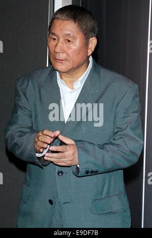 Tokio, Japan. 25. Oktober 2014. Takeshi Kitano,: Regisseur Takeshi Kitano besucht die "SAMURAI Award sprechen Sondersitzung" TOHO Kinos in Roppongi am 25. Oktober 2014, Tokio, Japan. Kitano sprach über die "jetzt und die Zukunft der japanischen Film mit Tony Rayns und Christian Jeune, Jurys des japanischen Kinos Splash und jungen japanischen Film maker Gewinner der PFF Award 2014 und Student Filmfestivals in Japan. Takeshi Kitano und Tim Burton sind die ersten Direktoren, dem SAMURAI ausgezeichnet, die in diesem Jahr entsteht. Die 27. Tokyo International Film Festival ist das größte Kino fes Stockfoto