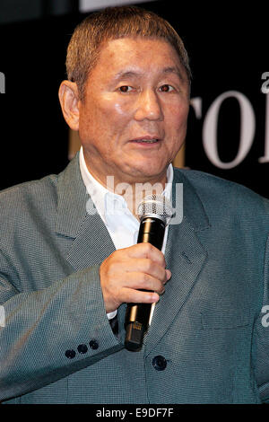 Tokio, Japan. 25. Oktober 2014. Takeshi Kitano,: Regisseur Takeshi Kitano spricht die Zielgruppe während der "SAMURAI Award Special Talk Sitzung" TOHO Kinos in Roppongi am 25. Oktober 2014, Tokio, Japan. Kitano sprach über die "jetzt und die Zukunft der japanischen Film mit Tony Rayns und Christian Jeune, Jurys des japanischen Kinos Splash und jungen japanischen Film maker Gewinner der PFF Award 2014 und Student Filmfestivals in Japan. Takeshi Kitano und Tim Burton sind die ersten Direktoren, dem SAMURAI ausgezeichnet, die in diesem Jahr entsteht. Die 27. Tokyo International Film Festival, welches ist die Stockfoto