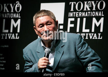 Tokio, Japan. 25. Oktober 2014. Takeshi Kitano,: Regisseur Takeshi Kitano besucht die "SAMURAI Award sprechen Sondersitzung" TOHO Kinos in Roppongi am 25. Oktober 2014, Tokio, Japan. Kitano sprach über die "jetzt und die Zukunft der japanischen Film mit Tony Rayns und Christian Jeune, Jurys des japanischen Kinos Splash und jungen japanischen Film maker Gewinner der PFF Award 2014 und Student Filmfestivals in Japan. Takeshi Kitano und Tim Burton sind die ersten Direktoren, dem SAMURAI ausgezeichnet, die in diesem Jahr entsteht. Die 27. Tokyo International Film Festival ist das größte Kino fes Stockfoto