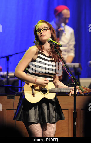 Ingrid Michaelson führt in The Danforth Music Hall.  Mitwirkende: Ingrid Michaelson Where: Toronto, Kanada bei: 22. April 2014 Stockfoto