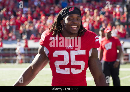 25. Oktober 2014: Wisconsin Badgers Runningback Melvin Gordon #25 nach dem NCAA Football-Spiel zwischen Maryland Terrapins und die Wisconsin Badgers im Camp Randall Stadium in Madison, Wisconsin. Wisconsin besiegte Maryland 52-7. John Fisher/CSM Stockfoto