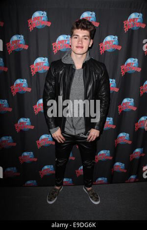 Gregg Sulkin im Planet Hollywood Förderung seiner neuen MTV-Show "Faking It" Featuring: Gregg Peter wo: New York City, New York, USA bei: 22. April 2014 Stockfoto