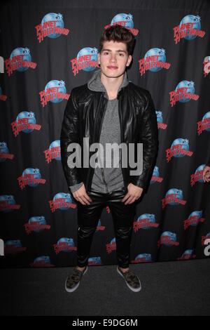 Gregg Sulkin im Planet Hollywood Förderung seiner neuen MTV-Show "Faking It" Featuring: Gregg Peter wo: New York City, New York, USA bei: 22. April 2014 Stockfoto