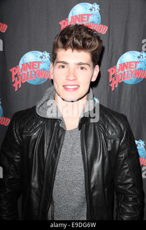 Gregg Sulkin im Planet Hollywood Förderung seiner neuen MTV-Show "Faking It" Featuring: Gregg Peter wo: New York City, New York, USA bei: 22. April 2014 Stockfoto