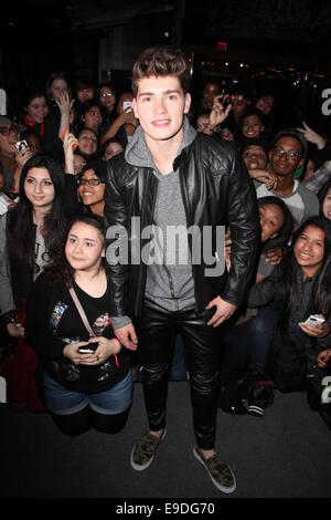 Gregg Sulkin im Planet Hollywood Förderung seiner neuen MTV-Show "Faking It" Featuring: Gregg Peter wo: New York City, New York, USA bei: 22. April 2014 Stockfoto