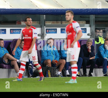 22. Oktober 2014 - Anderlecht, Vereinigtes Königreich - Arsenal Arsene Wenger zusieht... -UEFA Champions League - RSC Anderlecht Vs Arsenal - konstanter Vanden Stock Stadion - Belgien 22. Oktober 2014 - Bild David Klein/Sportimage. Stockfoto