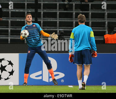 22. Oktober 2014 - Anderlecht, Vereinigtes Königreich - Arsenal Ryan Huddart wärmt... -UEFA Champions League - RSC Anderlecht Vs Arsenal - konstanter Vanden Stock Stadion - Belgien 22. Oktober 2014 - Bild David Klein/Sportimage. Stockfoto