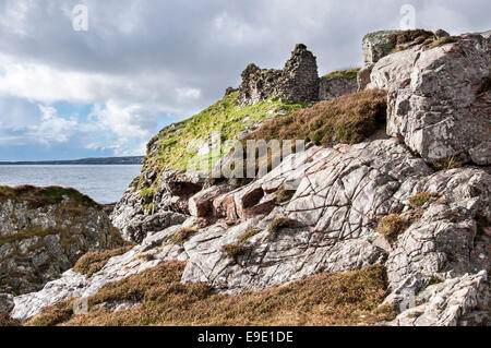 Dunscaith Schloss auf Halbinsel Sleat, Isle Of Skye, Schottland. Eine alte Ruine im Tokavaig. Stockfoto