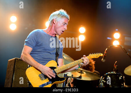 BENICASSIM, Spanien - 18 Juli: Paul Weller (britischer Sänger, Songwriter und Musiker) führt bei FIB Festival. Stockfoto