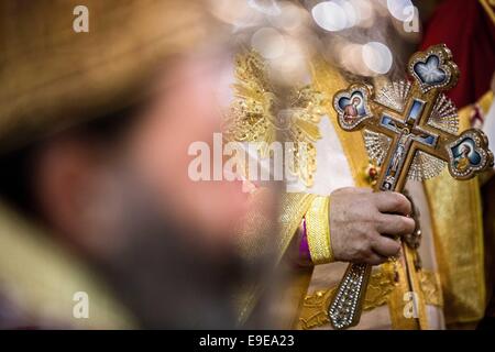Thessaloniki, Griechenland. 26. Oktober 2014. Verherrlichung Zeremonie in der Kirche Saint Demetrius der Patron Saint of Thessaloniki, Griechenland am 26. Oktober 2014. Bildnachweis: Konstantinos Tsakalidis/Alamy Live-Nachrichten Stockfoto