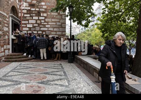 Thessaloniki, Griechenland. 26. Oktober 2014. Verherrlichung Zeremonie in der Kirche Saint Demetrius der Patron Saint of Thessaloniki, Griechenland am 26. Oktober 2014. Bildnachweis: Konstantinos Tsakalidis/Alamy Live-Nachrichten Stockfoto