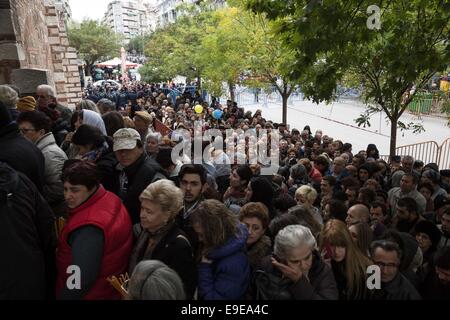 Thessaloniki, Griechenland. 26. Oktober 2014. Verherrlichung Zeremonie in der Kirche Saint Demetrius der Patron Saint of Thessaloniki, Griechenland am 26. Oktober 2014. Bildnachweis: Konstantinos Tsakalidis/Alamy Live-Nachrichten Stockfoto