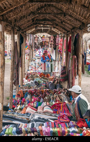 Chinchero Kunsthandwerksmarkt, Peru. Stockfoto