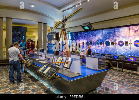 Exponate in der Griffith Observatory, Griffith Park, Los Angeles, Kalifornien, USA Stockfoto