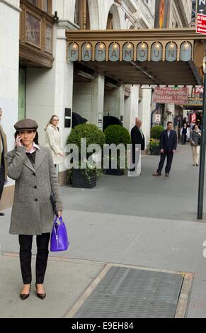 Die Fassade des Paramount Hotels, The Diamond Horseshoe Nachtclub beherbergt. Dies ist der Ort, wo Prinz Charles Schwager Mark Shand eine schwere Kopfverletzung erlitt während der Teilnahme an einer Partei nach einer Charity-Auktion von Bosse bei Sothebys gehostet. Shand starb, Stunden nachdem er in New York ins Krankenhaus eingeliefert wurde.  Mitwirkende: Atmosphäre wo: New York City, New York, Vereinigte Staaten, wann: 23. April 2014 Stockfoto