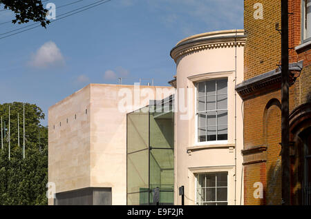 Schwarze kulturelle Archive (BCA), London, Vereinigtes Königreich. Architekt: Pringle Richards Sharratt Ltd, 2014. Fassade nebeneinander. Stockfoto