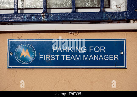 mit Windows-Stadion, Vereinigte Torquay Fußballverein, erste Team-Manager, Fußball Manager, Schieferplatten Windows Stadion, Torquay united foo Stockfoto