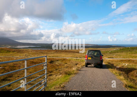 Land Rover auf der Durchreise ein Hof auf der Isle of Lewis. Stockfoto