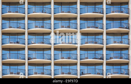 Muster der Hotel Zimmer Balkone Stockfoto