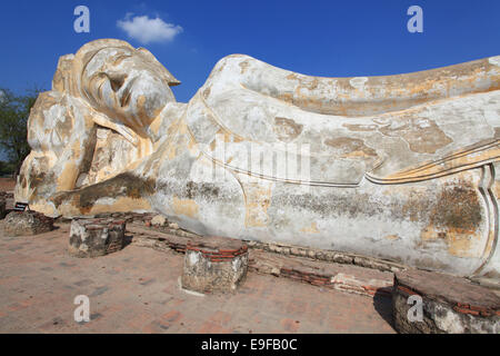 riesigen liegenden Buddha-statue Stockfoto