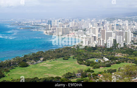 Panorama der Strandpromenade im Waikiki Stockfoto