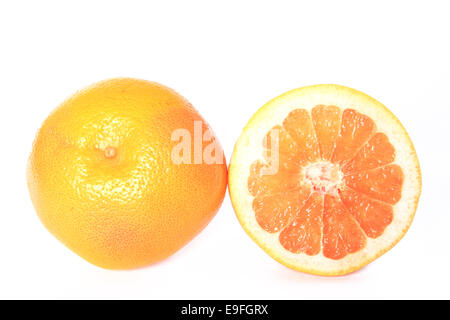 Halbierte Grapefruit (Citrus X aurantium) Stockfoto