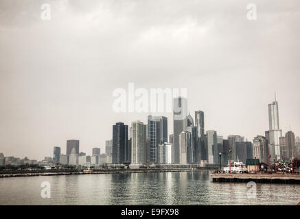 Downtown Chicago, IL an einem bewölkten Tag Stockfoto