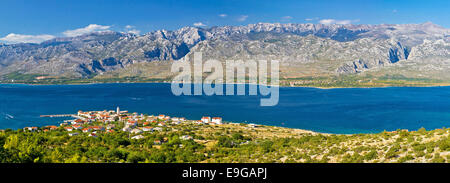 Stadt von Vinjerac und Paklenica Nationalpark Stockfoto