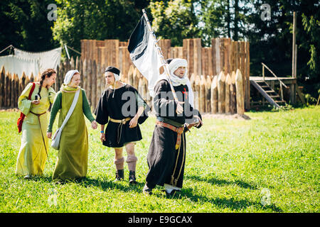 MINSK - 19 JUL: Krieger Teilnehmer des VI Festival der mittelalterlichen Kultur 'Our Grunwald' 604 Jubiläum der Schlacht gewidmet Stockfoto