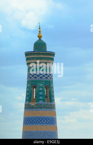 Minarett in antiken Stadt Chiwa, Usbekistan Stockfoto